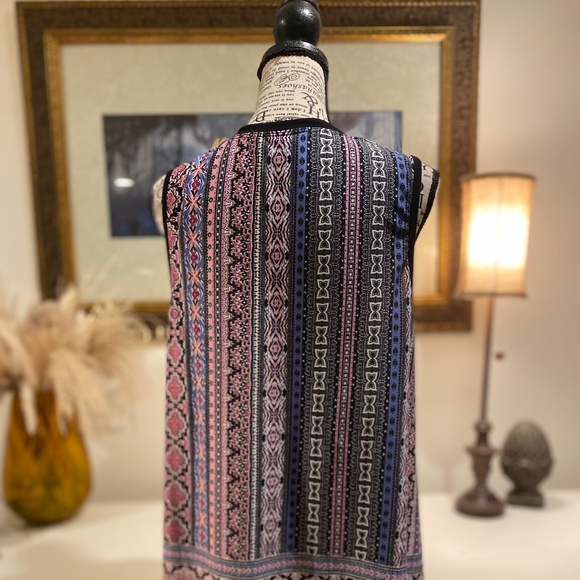 **CLEARANCE** AB Studio Tank Blouse Size Medium Blue Pink White Black - Picture 6 of 8